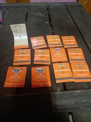 Lot of 12 Vintage Chelsea Motor Inn & Dr. Munchee's Matchbooks - Unused - Des... - Image 1