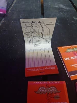 Lot of 12 Vintage Chelsea Motor Inn & Dr. Munchee's Matchbooks - Unused - Des... - Thumbnail 2