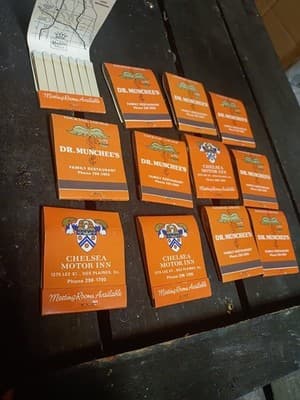 Lot of 12 Vintage Chelsea Motor Inn & Dr. Munchee's Matchbooks - Unused - Des... - Thumbnail 3