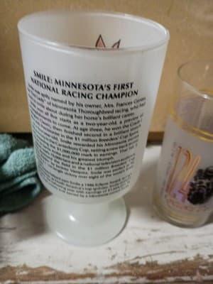 Vintage Horse Racing Glass Lot of 4 - 1986 Smile Breeders’ Cup & Kentucky Derby - Thumbnail 4