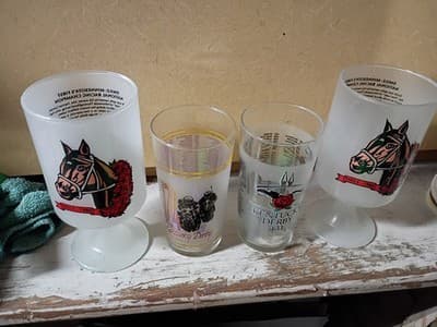 Vintage Horse Racing Glass Lot of 4 - 1986 Smile Breeders’ Cup & Kentucky Derby - Thumbnail 2