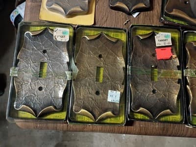 Lot of 9 Vintage Amerock Switch Plates - MCM Antique Copper - NOS Carriage House - Thumbnail 2