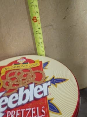 Vintage Keebler Pretzel Tin - Ernie the Elf "Uncommonly Good" - Large 8" Can - Thumbnail 8