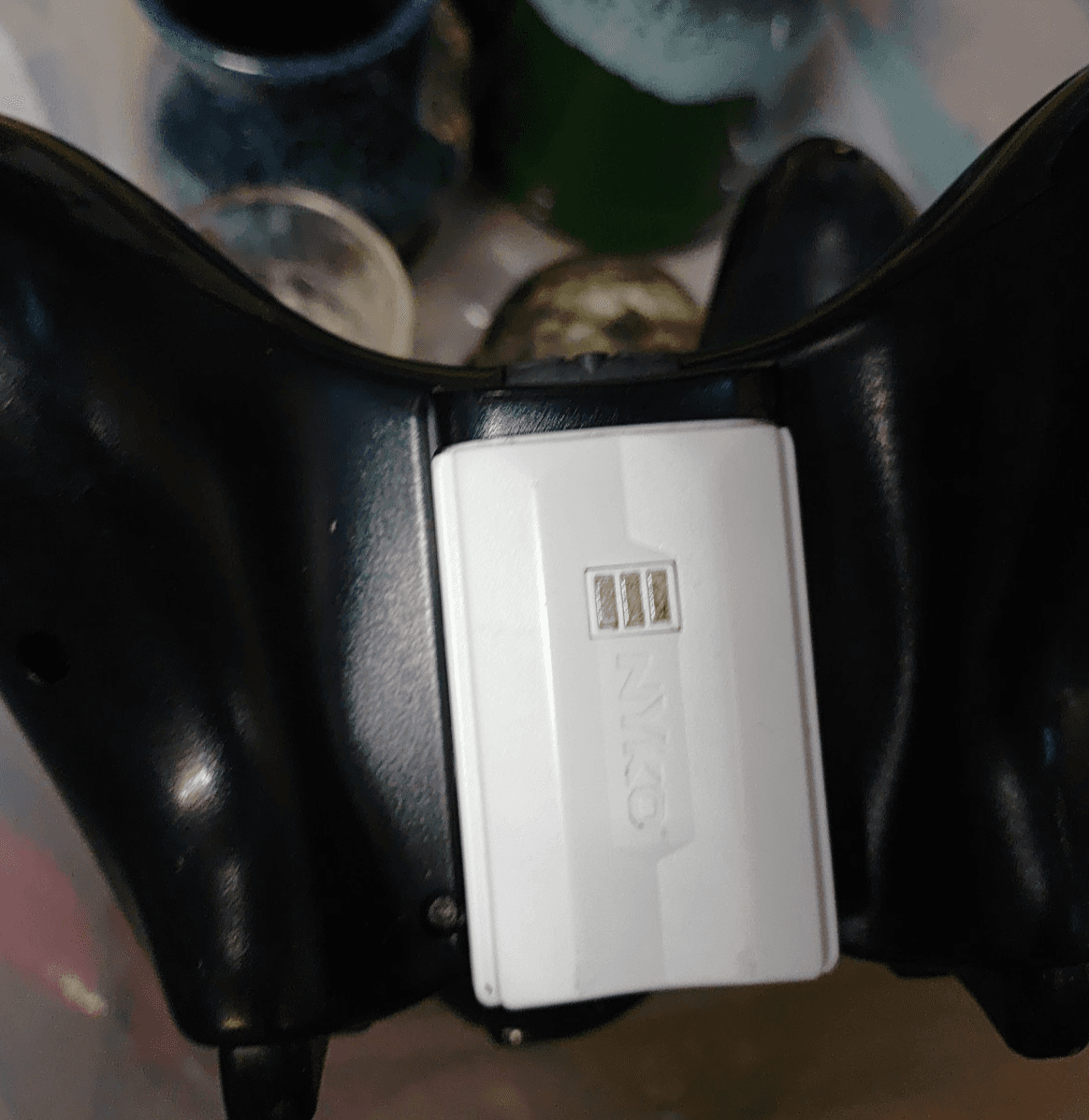 2 Original Microsoft Xbox 360 Wireless Controllers - Black - Thumbnail 6