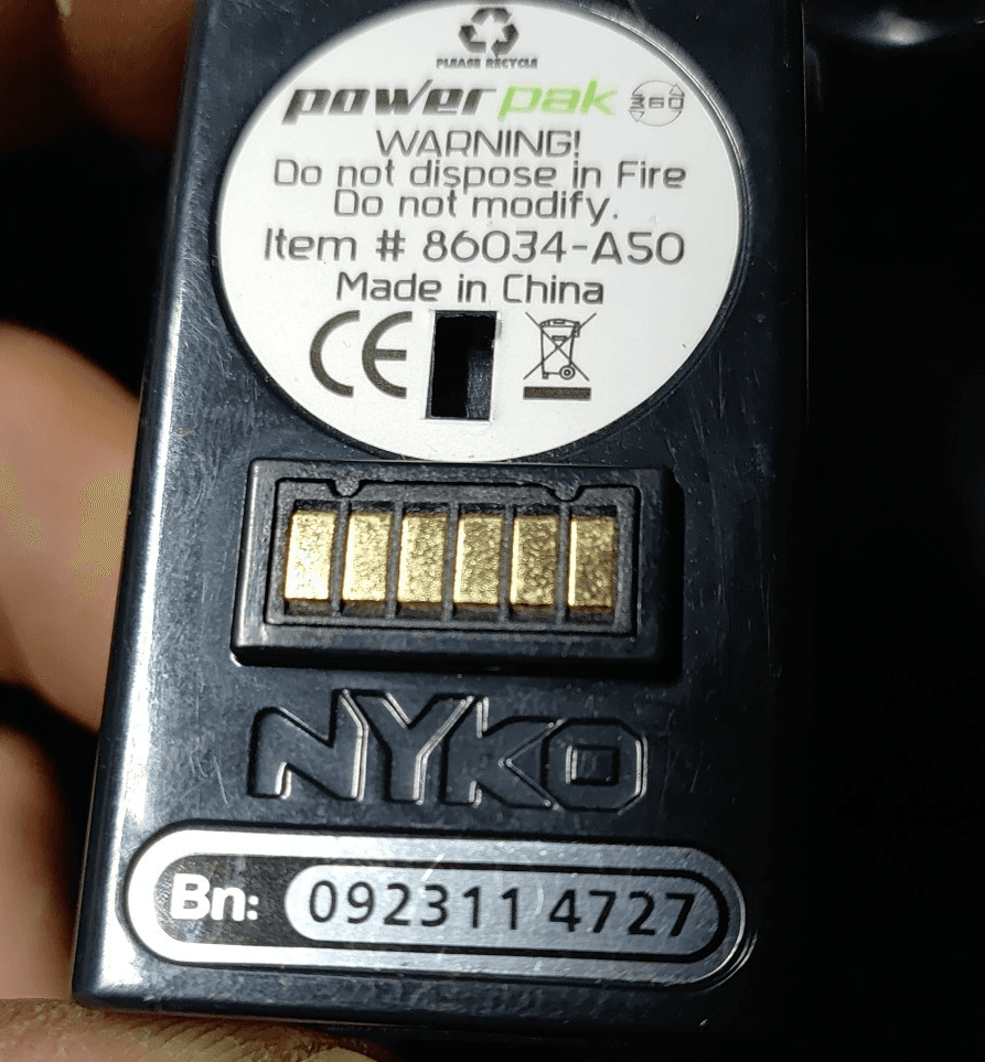 2 Original Microsoft Xbox 360 Wireless Controllers - Black - Thumbnail 5