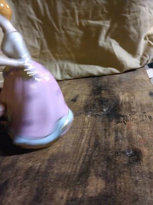 Porcelian Victorian Lady Figurine Pink Dress Gold Trim 8” H, Beautiful Gift! - Thumbnail 2