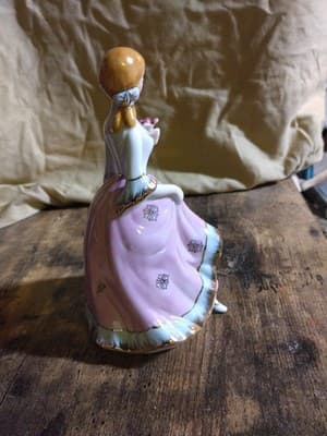 Porcelian Victorian Lady Figurine Pink Dress Gold Trim 8” H, Beautiful Gift! - Thumbnail 4
