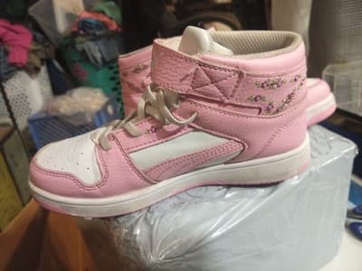 Childs Size 2 Pre-owned Floral Boutique Pink Puma's - Thumbnail 2
