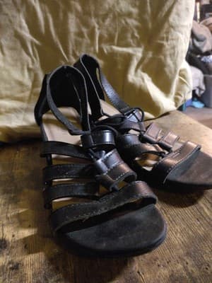 Old Navy Woman's Sandals Size 9 - Thumbnail 4