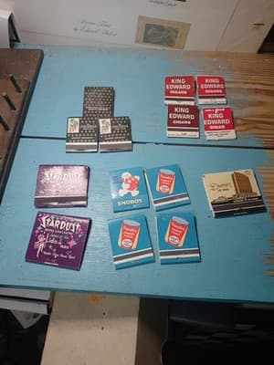 Lot of 14 Vintage Matchbooks UNSTRUCK Las Vegas Casino Stardust Dunes King... - Image 1