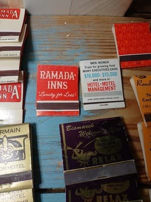 Vintage Lot of 40 Hotel & Motel Matchbooks - Mid-Century Advertising - Unstruck - Thumbnail 10