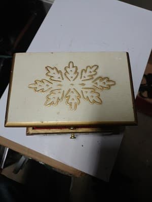 Vintage Gold‑Trimmed 2‑Drawer Jewelry Box with Wood‑Burned Floral Design – Cream - Thumbnail 2