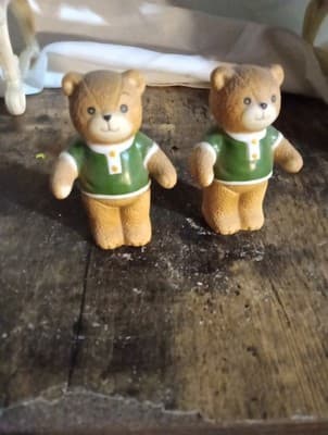 2 Lucy & Me Bears Green Shirt Enesco Lucy Rigg 1982 - Image 1