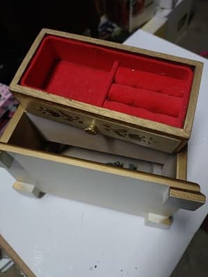 Vintage Gold‑Trimmed 2‑Drawer Jewelry Box with Wood‑Burned Floral Design – Cream - Thumbnail 3