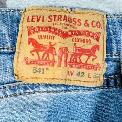 Levis 541 Jeans Mens 42x31 (42x32) Blue Light Wash Athletic Taper Stretch Denim - Thumbnail 4