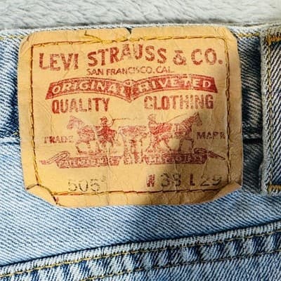 Vintage Levis 505 Jeans Mens 38x29 Light Wash Blue Straight Leg Zip Fly Denim - Thumbnail 5
