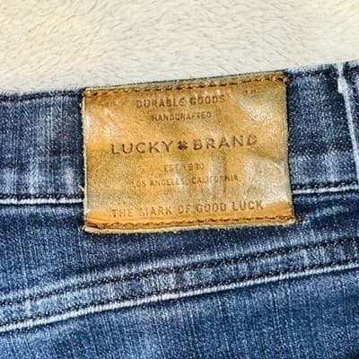 Lucky Brand 221 Straight Jeans Mens 38x33 (38x34) Blue Medium Wash Denim - Thumbnail 3