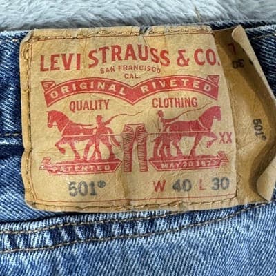 Levis 501 Jeans Mens 40x30 Straight Leg Button Fly Classic Vintage Denim Pants - Thumbnail 4