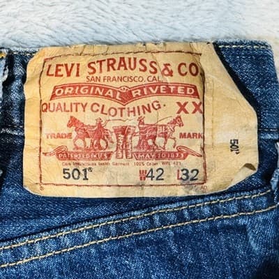 Vintage Levis 501 Jeans Mens 42x32 Blue Dark Wash Button Fly Straight Leg Denim - Thumbnail 4