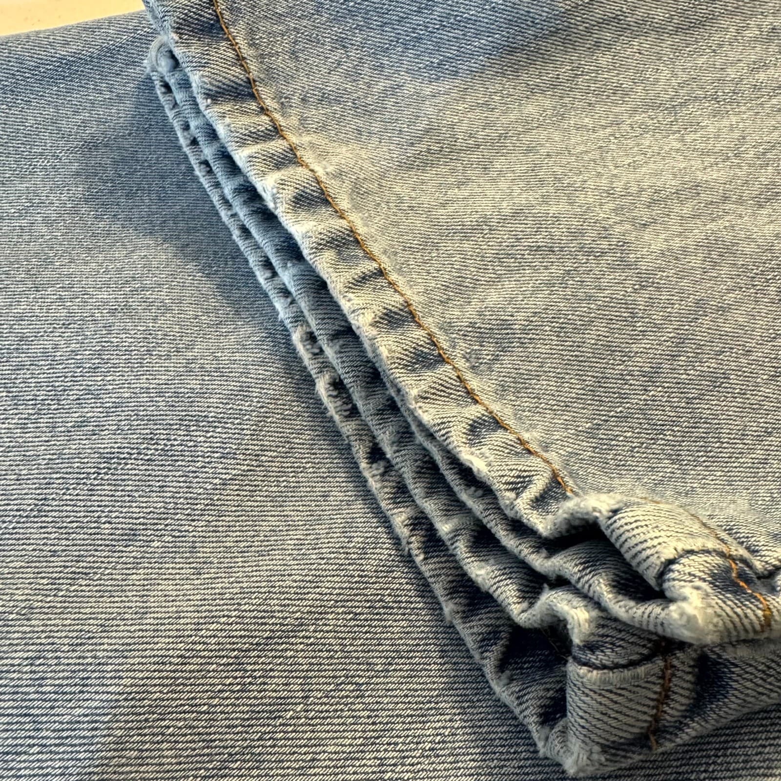 Vintage Levi's 505 Men's Jeans 38x32 Blue Denim Straight Leg Zip Fly - Thumbnail 4