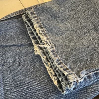 Levis 550 Jeans Mens 38x34 Blue Relaxed Fit Tapered Leg Distressed Denim Pants - Thumbnail 9