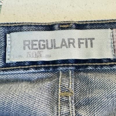 Vintage Levis 505 Jeans Mens 33x30 Blue Regular Fit Straight Leg Light Wash - Thumbnail 7