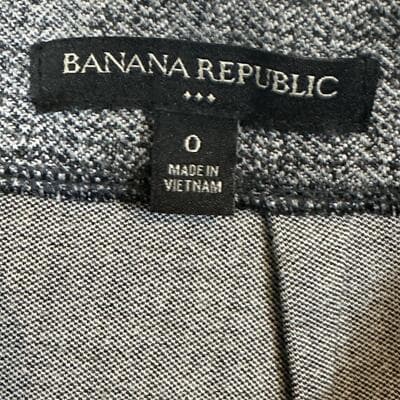 Banana Republic Gray Mini Skirt Size 0 – Ruffled Hem, Back Zipper W 157 - Thumbnail 7