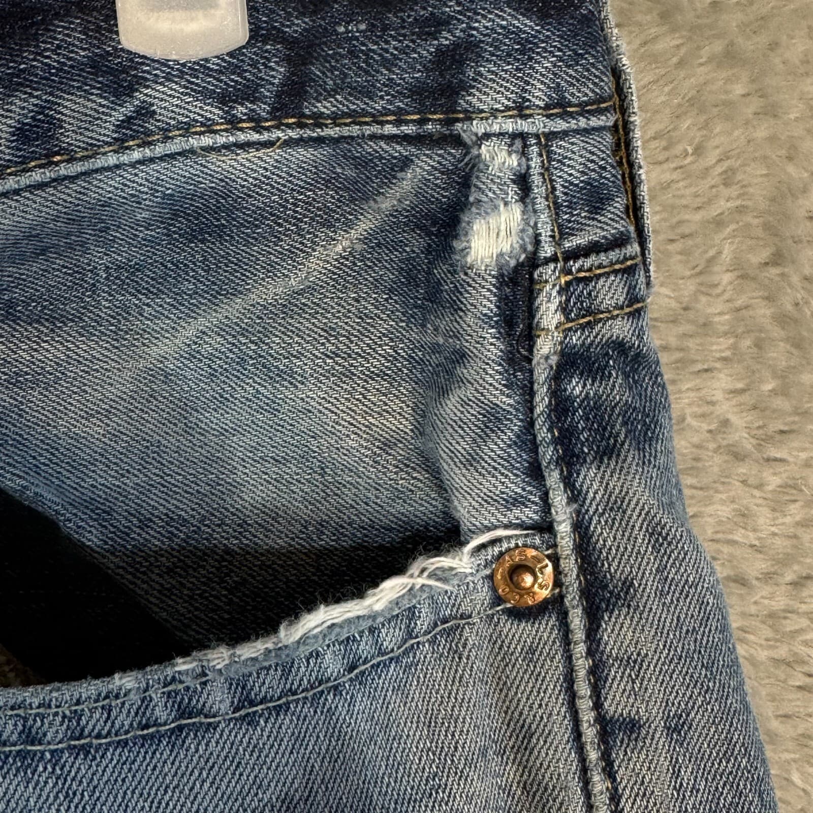 Levi’s 501 Men’s Jeans 34x34 Blue Denim Straight Leg Button Fly - Thumbnail 7