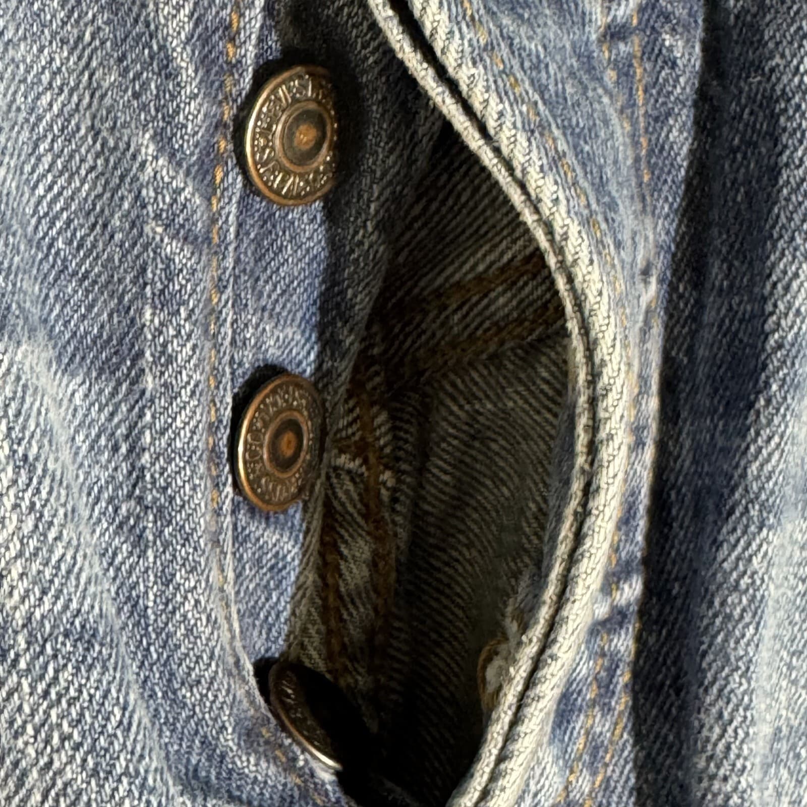 Levi's Women Jeans 28 Blue Denim Mid-Rise Button-Fly Original Straight Leg W531 - Thumbnail 3