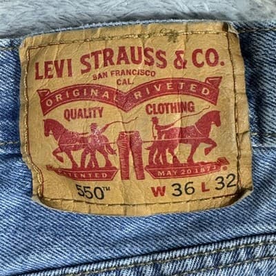 Vintage Levis 550 Jeans Mens 36x32 Blue Denim Relaxed Fit Tapered Leg USA 90s - Thumbnail 3