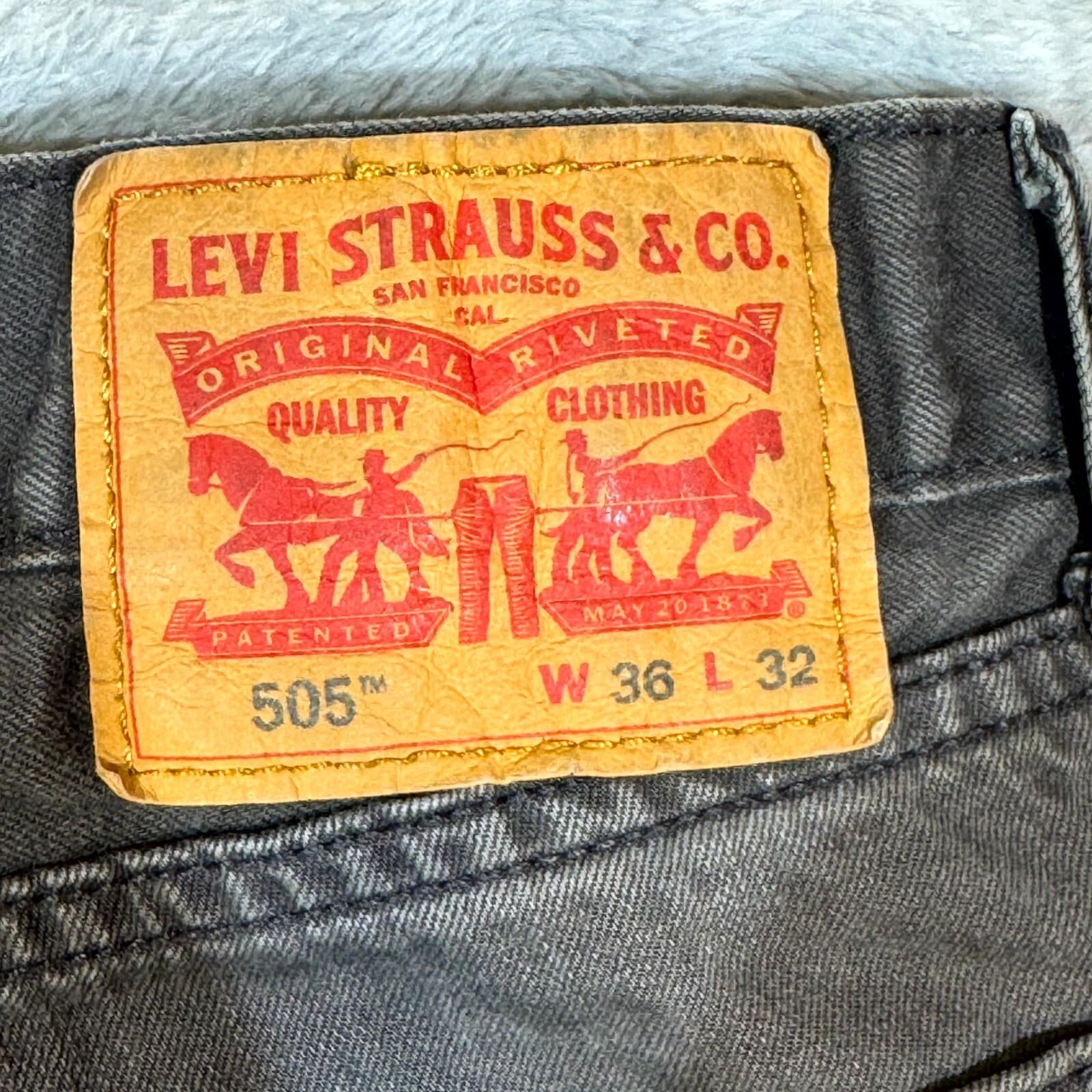 Levi’s 505 Men Jeans 36x32 Gray Denim Regular Fit Straight Leg Zip Fly - Thumbnail 5