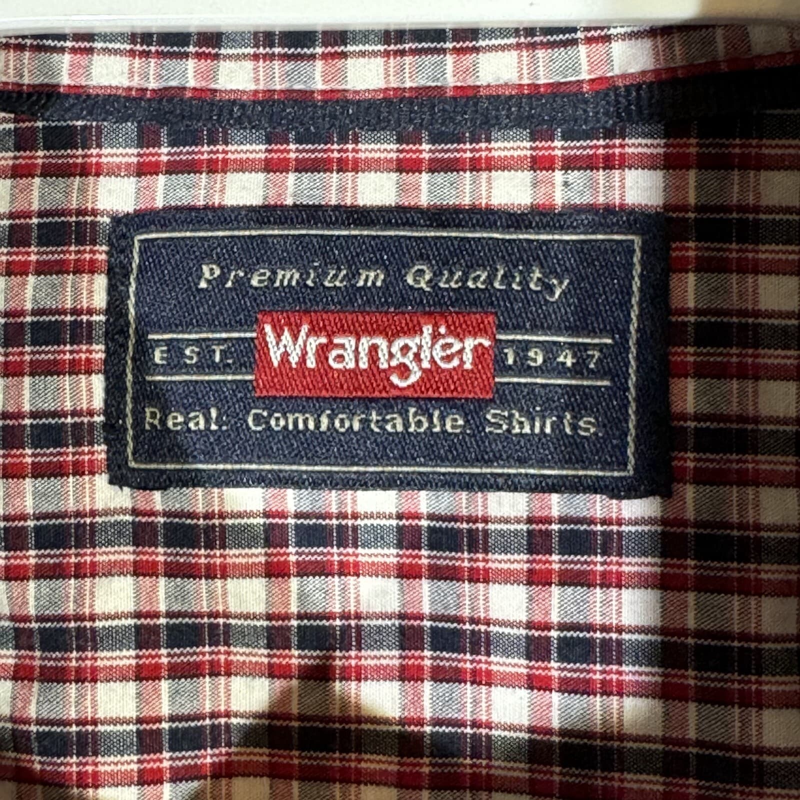 Wrangler Men’s XL Red/Black/White Plaid Short‑Sleeve Button‑Down Cotton Shirt - Thumbnail 7