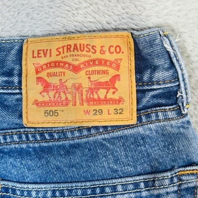 Vintage Levis 505 Jeans Mens 29x32 Blue Light Wash Straight Denim Mid Rise - Thumbnail 3