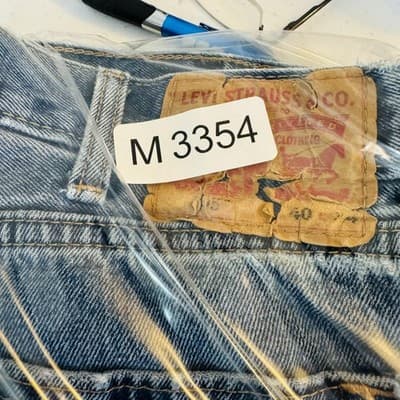 Levis 505 Jeans Mens 40x34 Blue Medium Wash Relaxed Straight Denim Zip Fly - Thumbnail 12