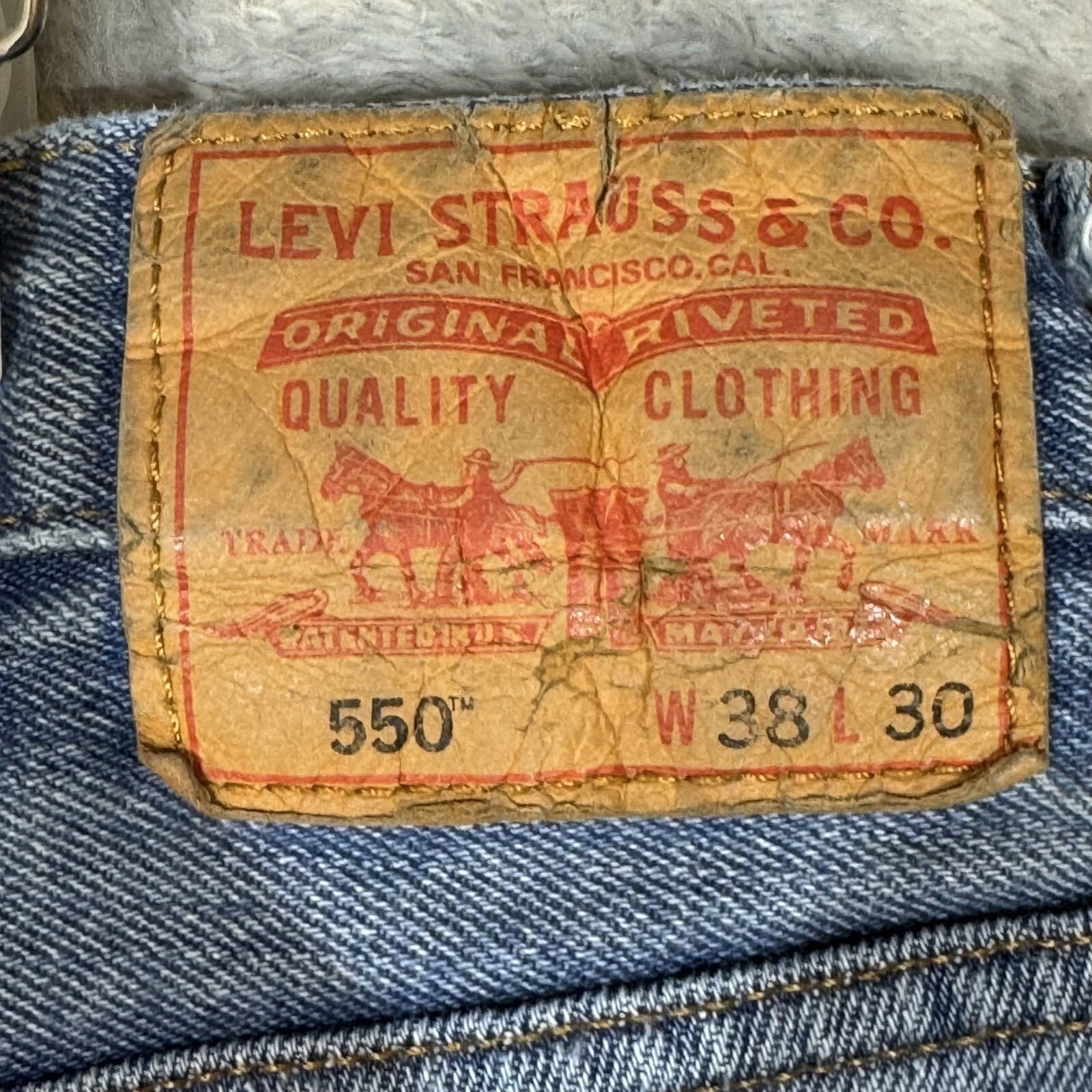 Levi's 550 Men's Jeans 38x30 Blue Denim Relaxed Fit Tapered Leg Zip Fly - Thumbnail 4