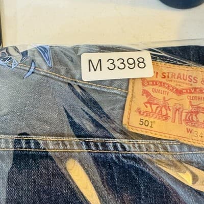 Levis 501 Jeans Mens 34x32 Blue Medium Wash Denim Button Fly Regular Fit - Thumbnail 17