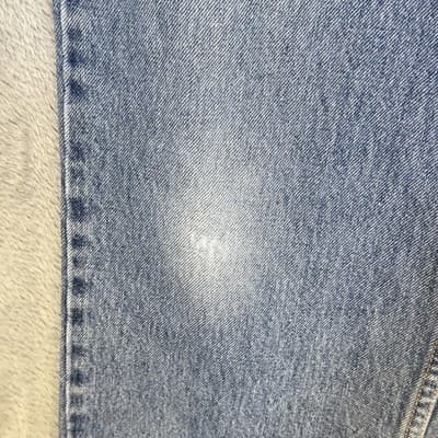 Vintage Levis 550 Jeans Mens 34x34 Blue Relaxed Tapered Distressed Denim - Thumbnail 2