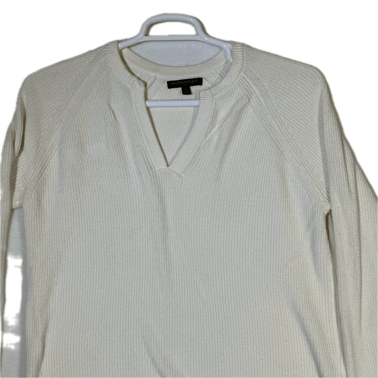 Banana Republic Women’s Ivory Split‑Neck Knit Pullover Sweater – Size S W447 - Thumbnail 3