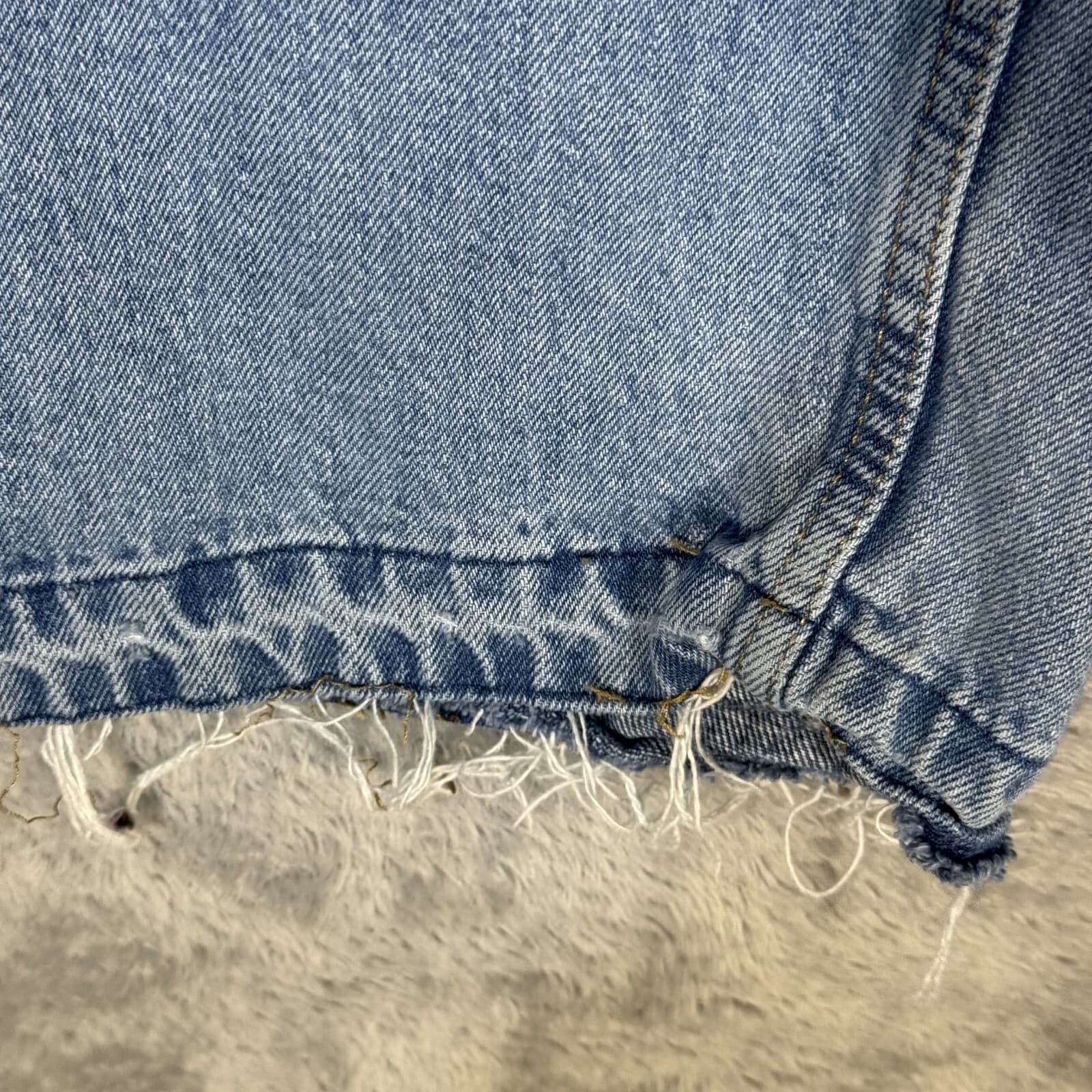 Levi's 550 Men Jeans 33x30 Blue Denim Mid-Rise Relaxed Fit Straight Leg Zip Fly - Thumbnail 3