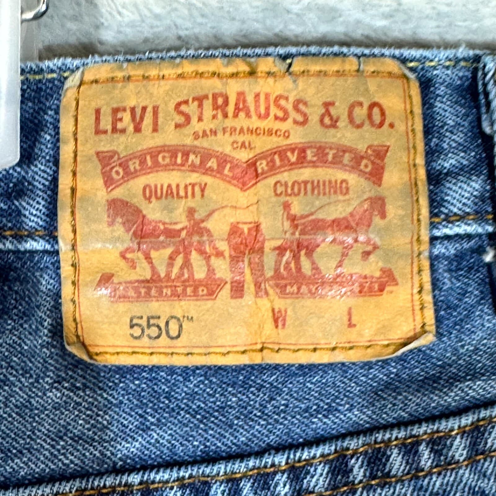 Levi’s 550 Men Jeans 40x36 Blue Denim Relaxed Fit High Rise Straight Zip Fly - Thumbnail 3