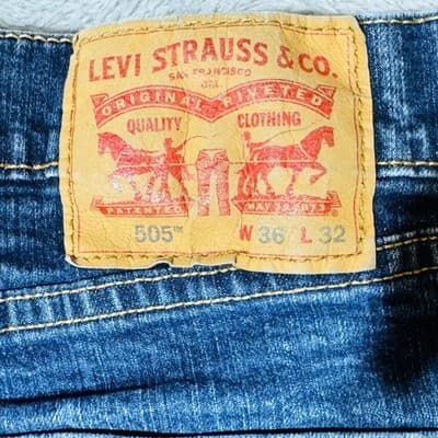 Levis 505 Jeans Mens 36x32 Blue Medium Wash Straight Denim Zip Fly - Thumbnail 3