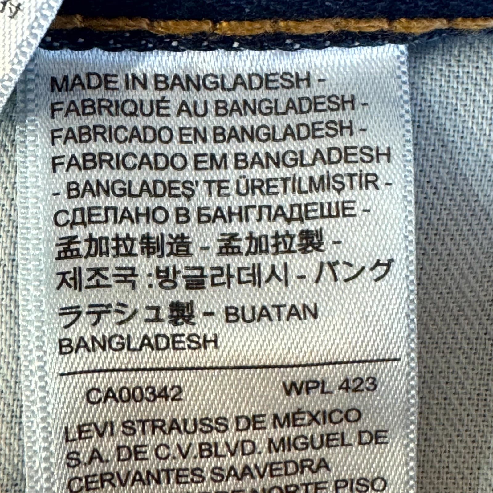 Levi's 550 Jeans Mens 36x32 Blue Denim Relaxed Fit Tapered Leg Mid Rise Zip Fly - Thumbnail 4