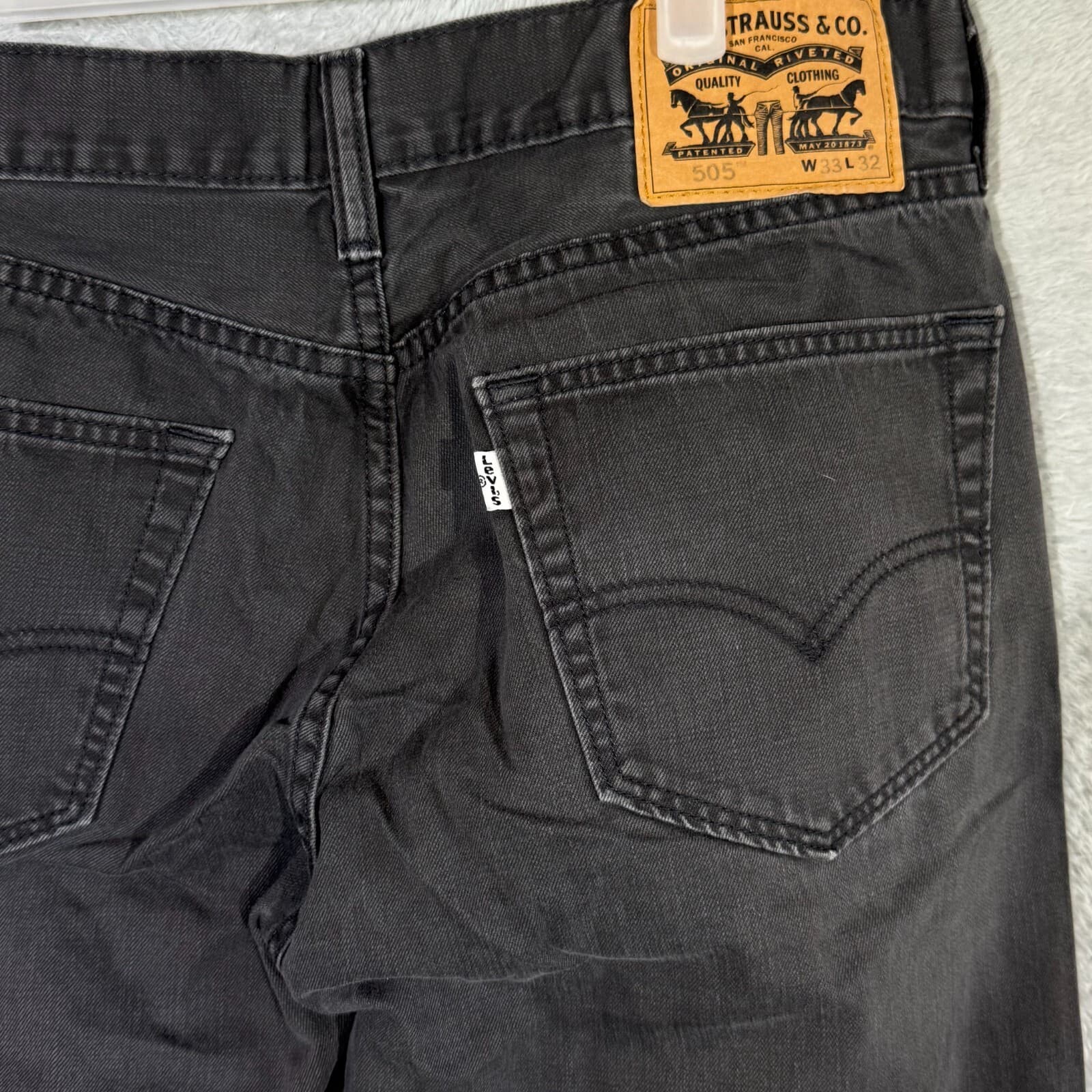 Levis 505 Jeans Mens 33x32 Black Regular Fit Straight Leg Denim Zip Fly Classic - Thumbnail 7