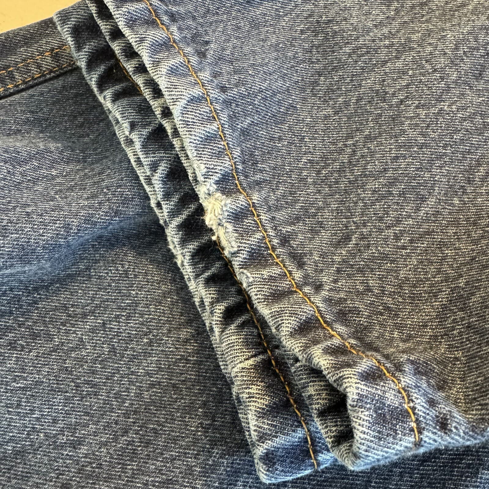 Levi's 550 Jeans Mens 34x30 Blue Denim Relaxed Fit Tapered Leg Mid Rise Zip Fly - Thumbnail 3