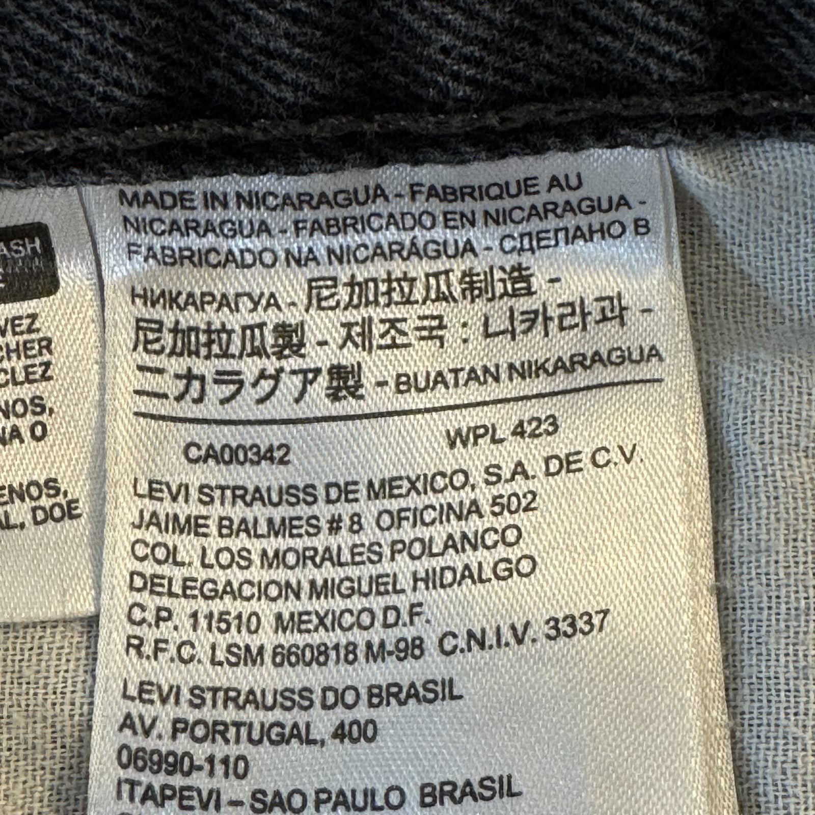 Levi's 550 Jeans Mens 42x30 Black Denim Relaxed Fit Tapered Leg Mid Rise Zip Fly - Thumbnail 7