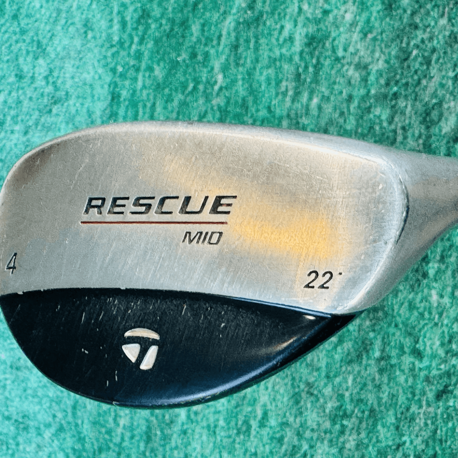 TaylorMade Rescue M10 4H Hybrid 22° Mens RH Regular Graphite Black Golf Club - Image 1