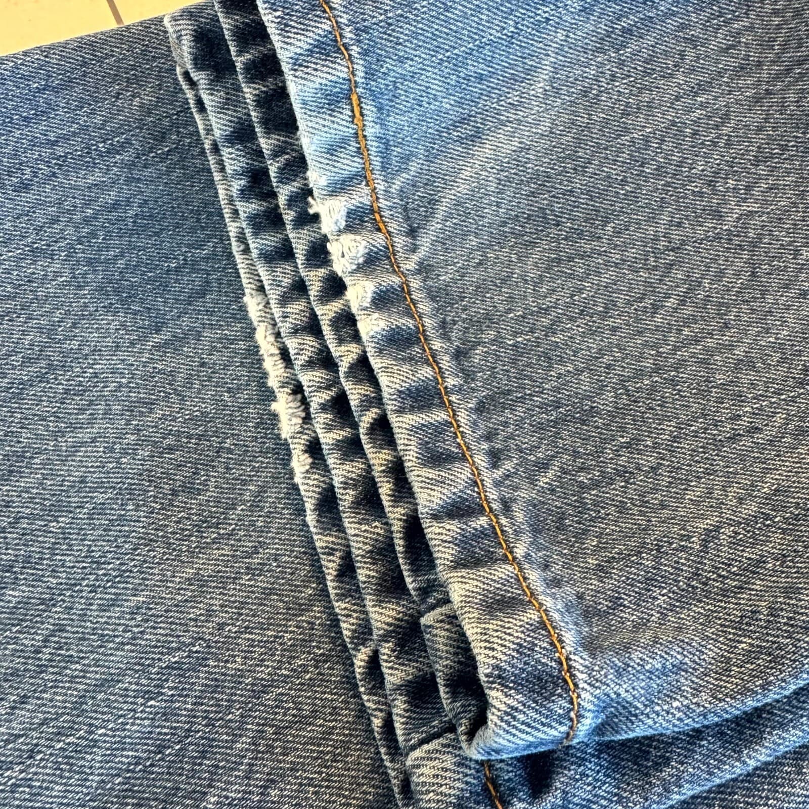 Vintage Levi's 505 Jeans Mens 36x32 Blue Denim Regular Fit Straight Leg Zip Fly - Thumbnail 7