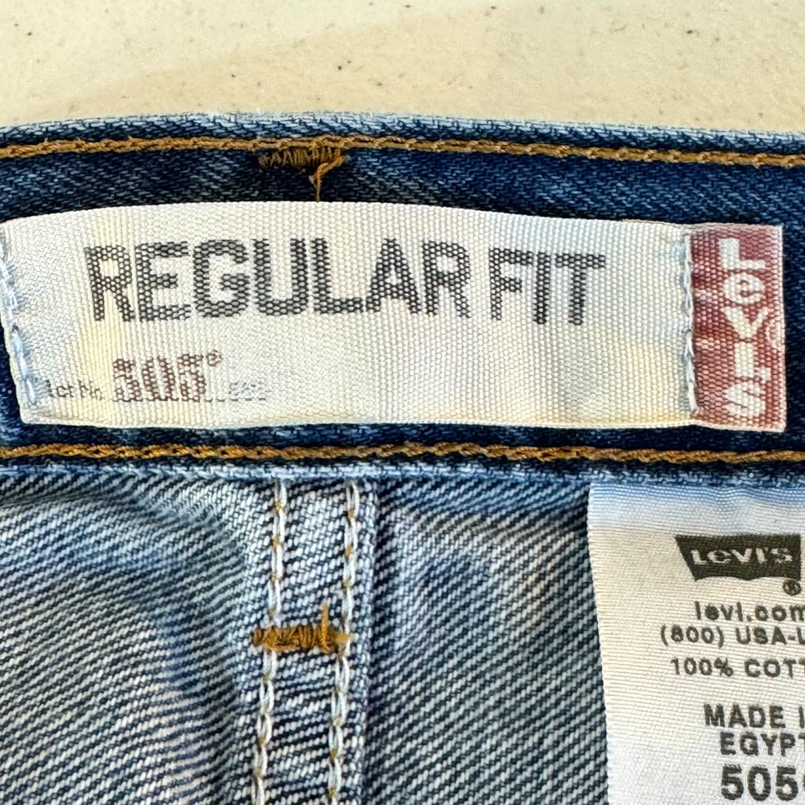 Vintage Levi's 505 Jeans Mens 36x32 Blue Denim Regular Fit Straight Leg Zip Fly - Thumbnail 5