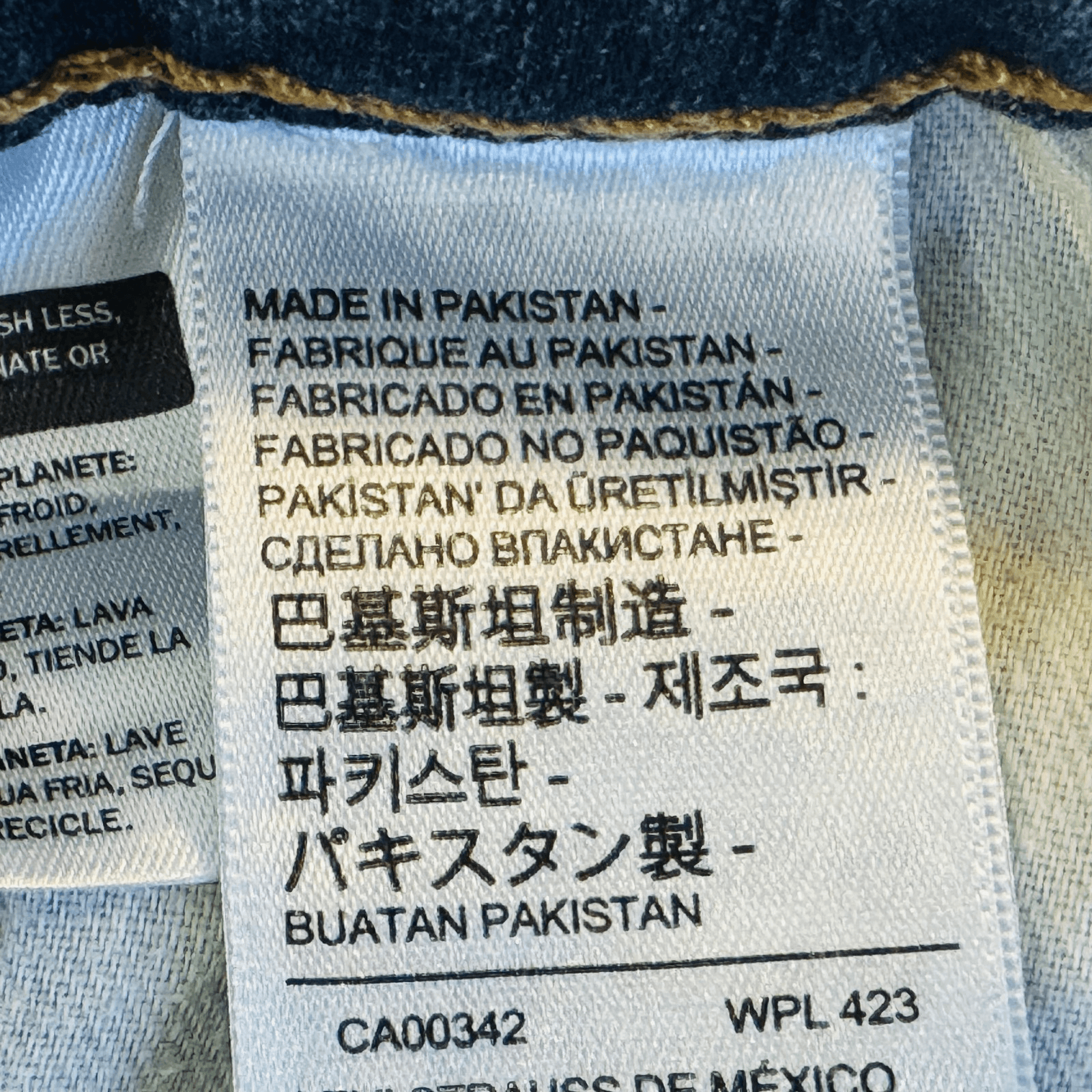 Levis 505 Jeans Mens 38x32 Blue Medium Wash Straight Stretch Denim Zip Fly - Thumbnail 5