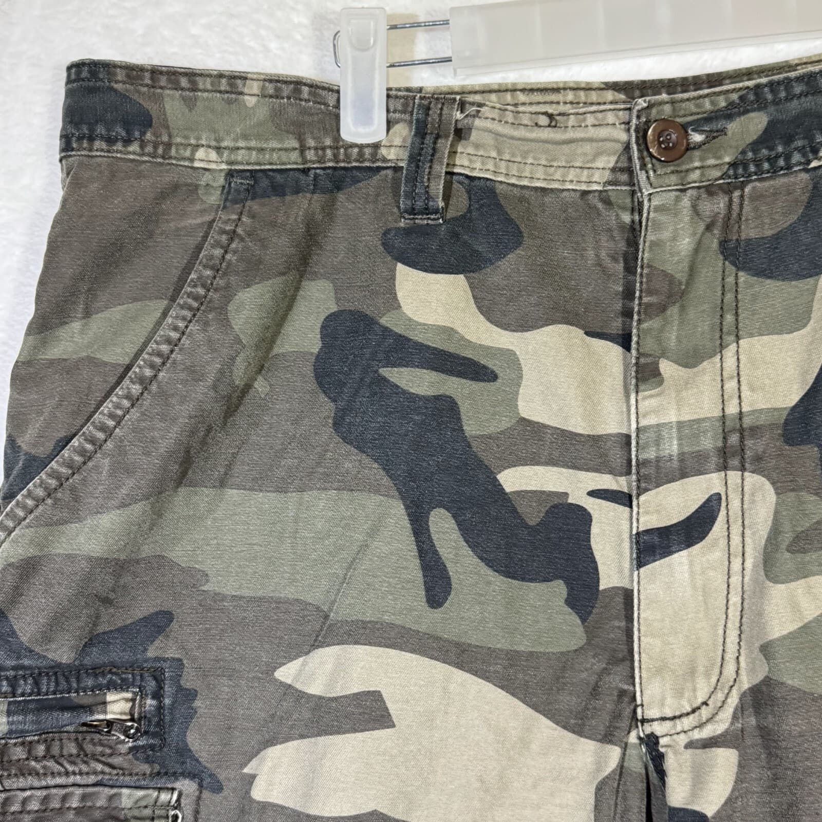 Lincoln Outfitters Cargo Shorts Mens 42 Green Camo 100 Percent Cotton Utility - Thumbnail 3